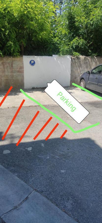logement entier a 15 mn d'Avignon, 10mn d'Orange Roquemaure  Extérieur photo